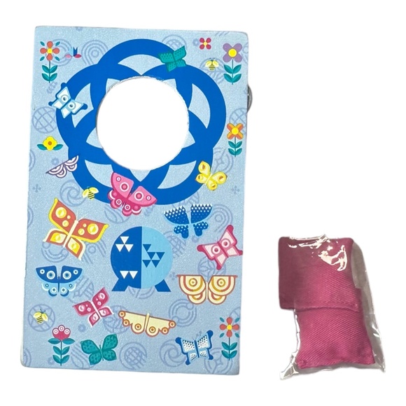 2024 Disney Parks Epcot Flower Garden Prize Corn Hole Mini Board Butterfly - Picture 1 of 3